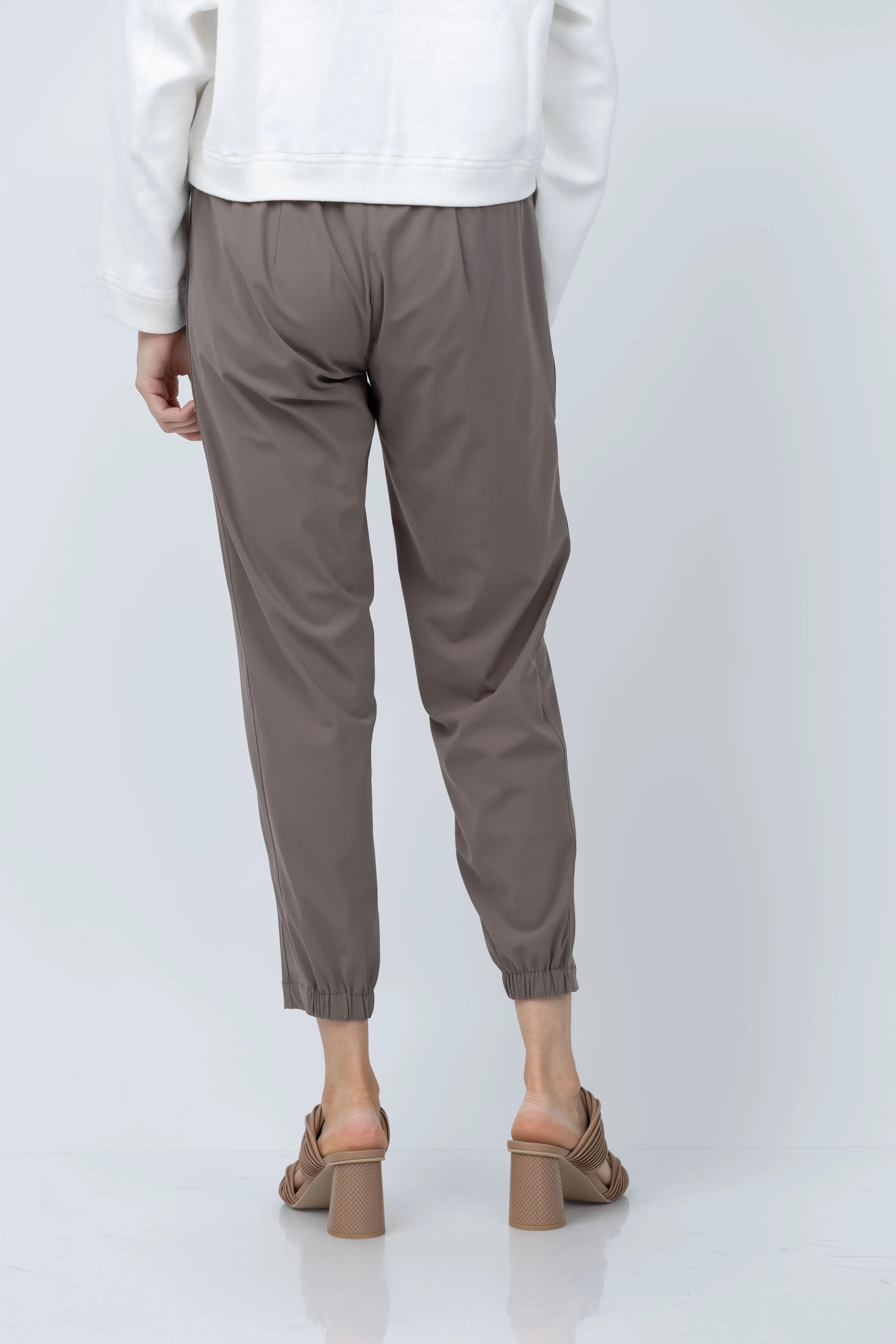 Elliott Lauren Pull On Pant in Taupe