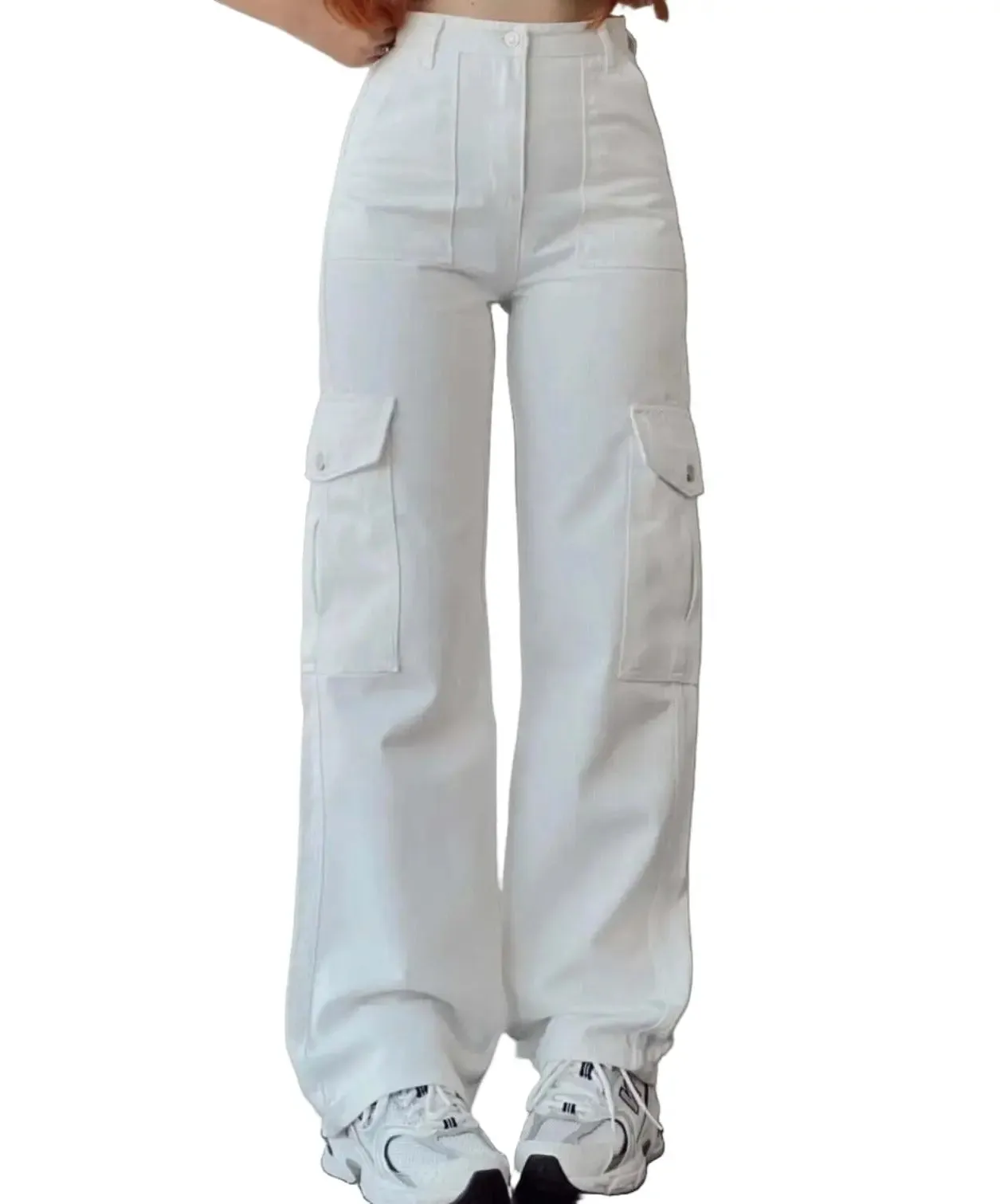 Mid-waist trousers wide leg. Trendy Cargo pants.