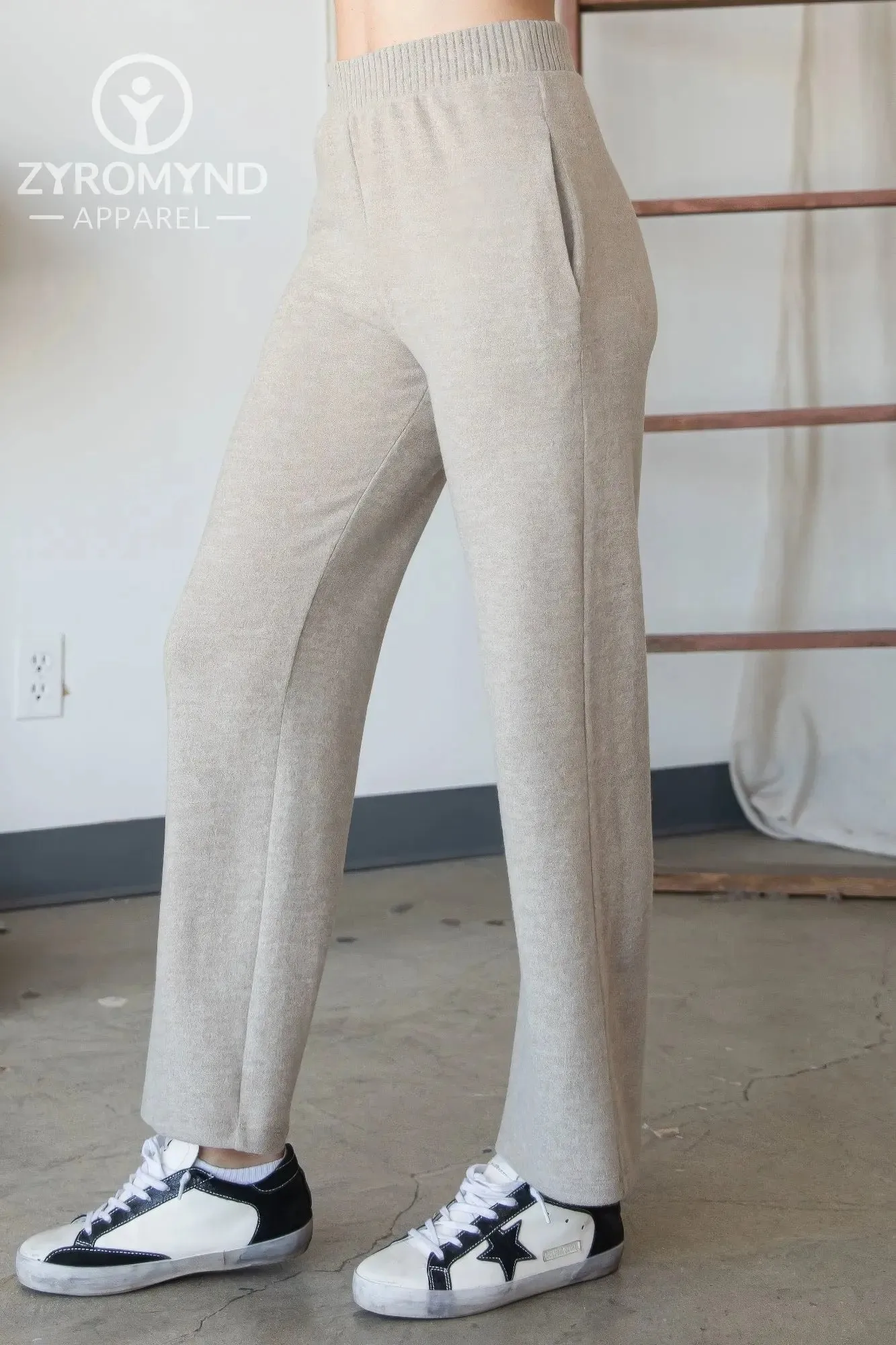 Minimal And Casual Trainer Pants