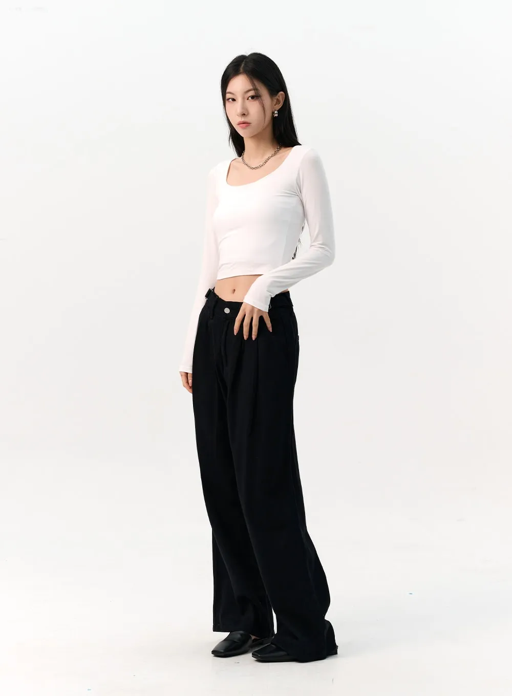 SlimFit U-Neck Crop Top IO320