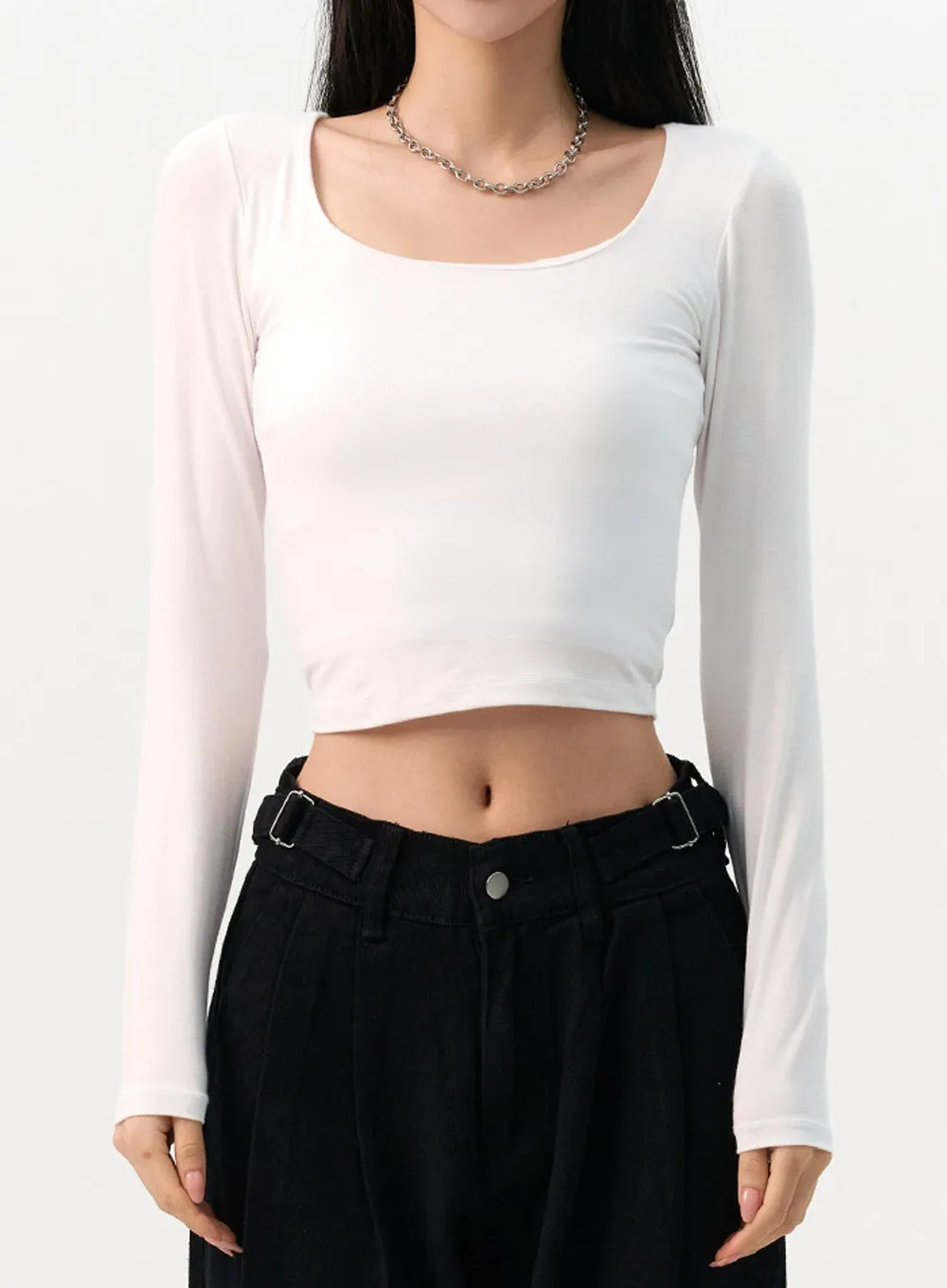 SlimFit U-Neck Crop Top IO320