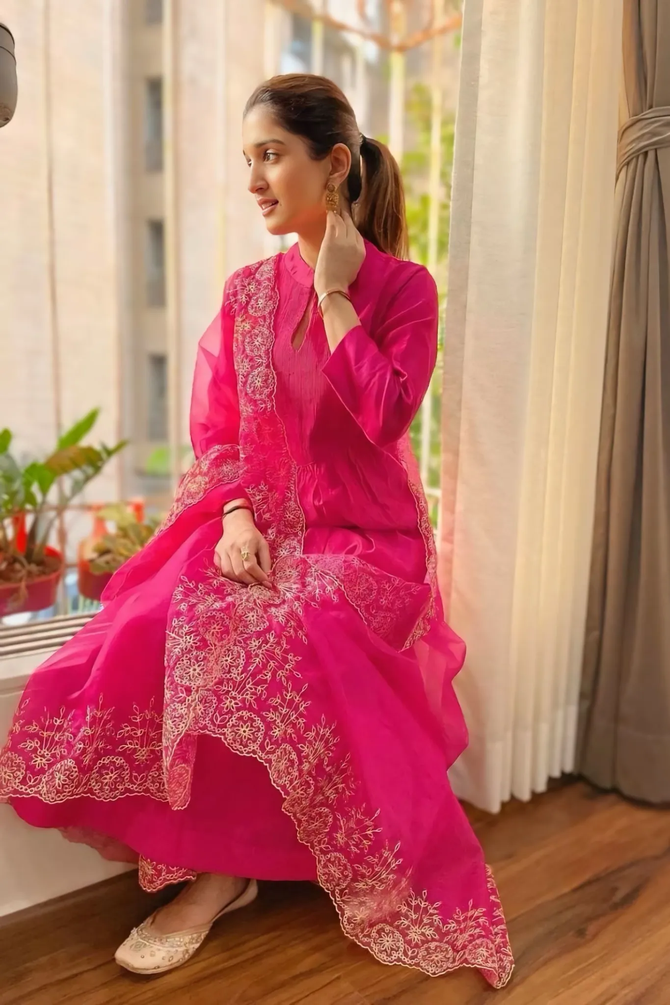 WOMEN EMBROIDERED PINK KURTA SET WITH DUPATTA